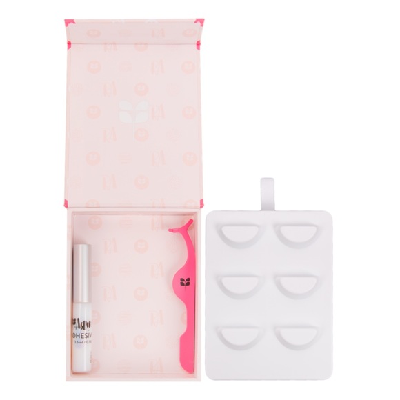 Lashes, Liner, Applicator & Lash Travel Book. Brand new - Picture 4 of 9